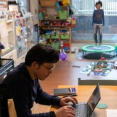 Doanh nghiệp Nhật Bản giảm bớt thời gian làm việc từ xa